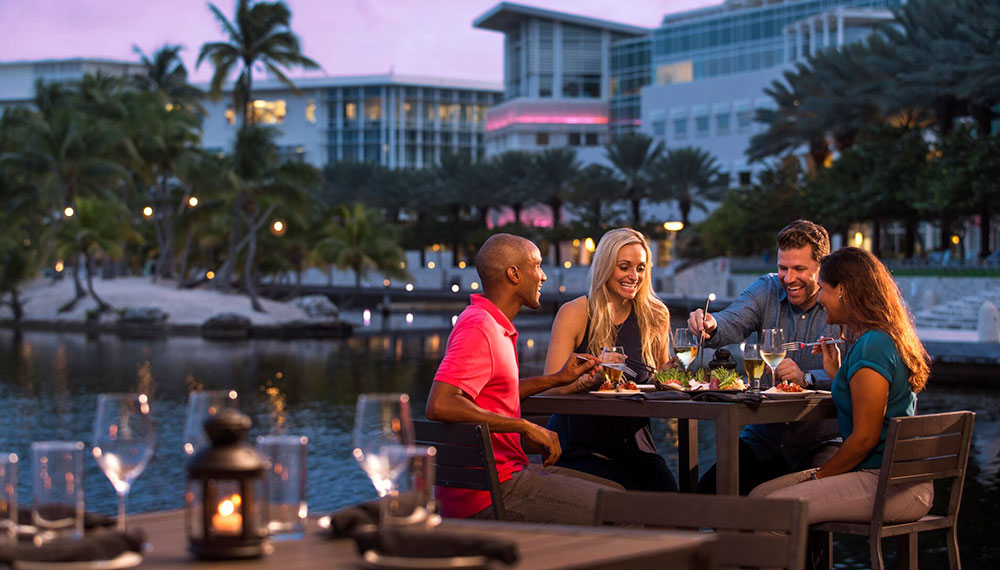 camana bay outdoor dining