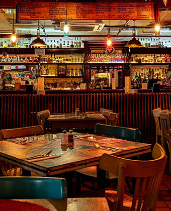 Audrey Hands Headshot